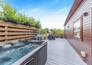 Anglesey Lakeside Lodges - 6