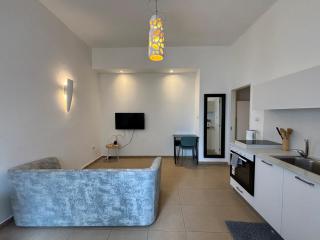 HaYarden Vibe - -1 Bedroom With Garden By Vacay - 1
