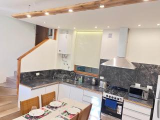 Tranquila y moderna en el bosque - 8