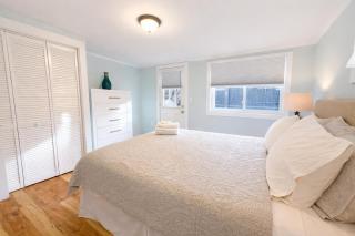 Central Newport 1BR Apartment - 6