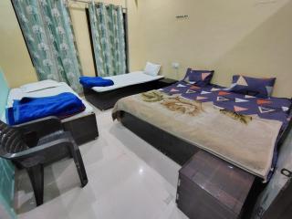 Shree Hari guest house - 4