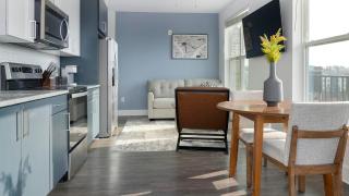 Landing Chic 1BD Pool Game Room - 8