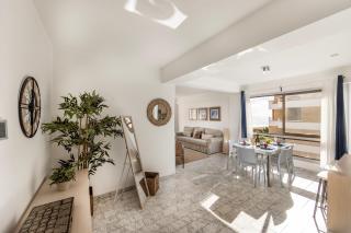 Mackenzie Beachfront Suite - 6