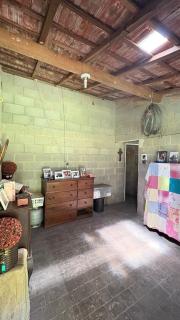 Casa de campo simples com lagos para pesca - 8