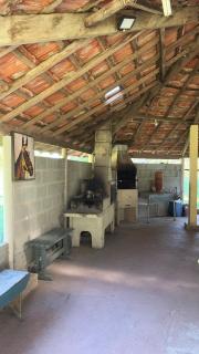 Casa de campo simples com lagos para pesca - 5