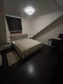 Stilvolle Wohnung im Zweifamilienhaus mit Feldrandlage und zentraler Lage - 1