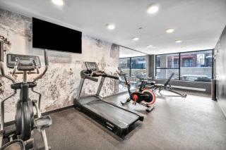 Stay in Little Italy BalconyParkingKingBedWD - 9