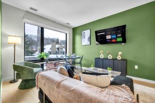 Little Italy & CWRU w King BedGymParkingWD - 1