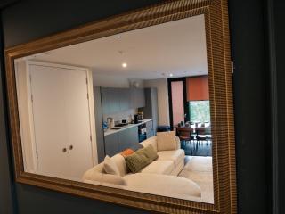 Equinox 5 mins from Victoria Station - 8