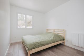 La bâtisse des tuileries côté forêt - 3