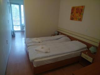 Sunny Studio Eagle Rock - 2