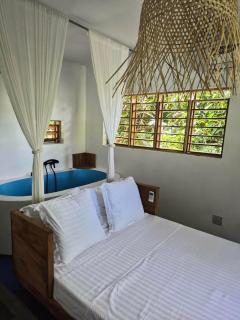 Moemoea Lodge - Ambatoloaka - 9