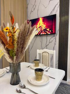 Steps to Attractions & City Life Walkable Apartment - 0