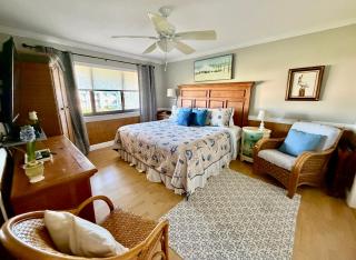 Beachfront paradise Ocean Village Golf Tennis Several heated pools Tiki bar Pickleball insite sports bar and restaurant and much more - 4