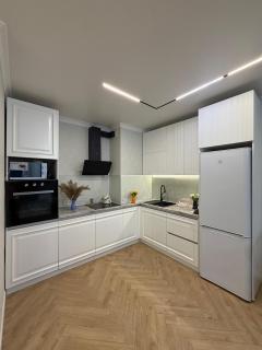 Walk Everywhere & Tourist Pick - 6