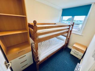 2 Bedroom Chalet SB67, Sandown, Dog Friendly, Free Wifi - 4