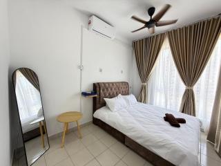 NEW 3BR Pool and City View at Seri Serindit Melaka - 1