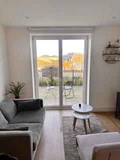 Cozy one bedroom with a Big Balcony and parking - 4