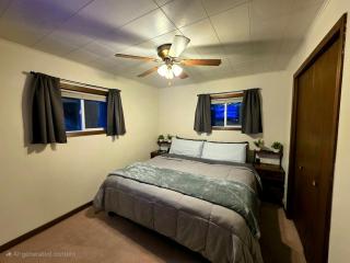 Lewis And Clark Hideaway SD side hot tub 2 min lake - 2