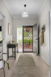 Spacious Family Retreat & Scenic Alfresco Living - 8