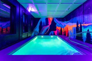 Luxe Mountain Lodge with Indoor Pool, Views, Fire Pit - 9