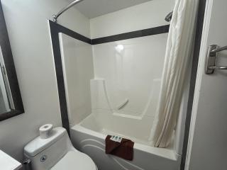 Northern Lights Inn & Suites - 4