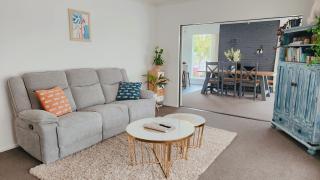 Spacious 5BDR 2BA 2LR plus sleepout Family Home - 3