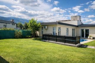 Casa San Pablo Pileta Privada, Vistas a Yungas y Seguridad en Country - 9