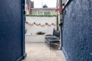 Habitación matrimonial con acceso cercano a transporte y servicios - 2