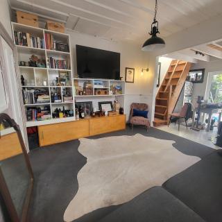 Tiny Inner City Cottage 2 Bedrooms - 3