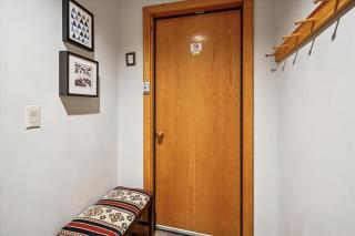 Cozy Hotel room in Killington with pool & Hot tub Access- Highridge B9A - 2