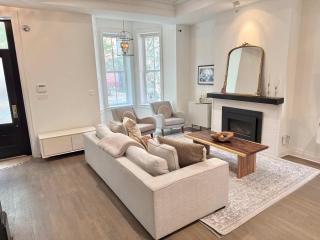 Essence of DC Vibrant Shaw with 2 Parking slots - 4 bedroom - 6