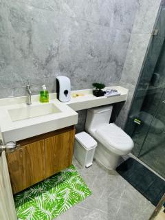 Modern Oasis 3 min to Airport 5G WiFi Parking - 6