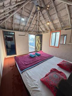 Adhya HomeStay Hampi Kaddirampura - 9