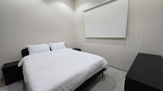 One-bedroom detached house with a private garden - 9