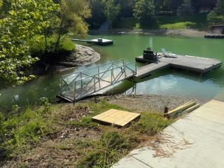 Small Cabin Over Garage with lake access and small dock - 6