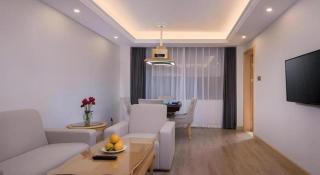 Vienna Hotel Guangdong Huizhou Huabianling Square - 1