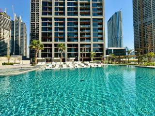 Skyline Escape 2 bedroom with Burj Khalifa View - 4