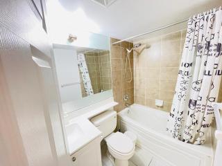 2 Bedroom Luxury Suite Across Square One - 5