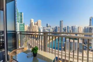 Vogue Vacation Homes, Marina 52-42 Towers near Ain Dubai and JBR Beach, Two Bedroom Apartment with Balcony Canal and Skyline views, Access to all Amenities - 8