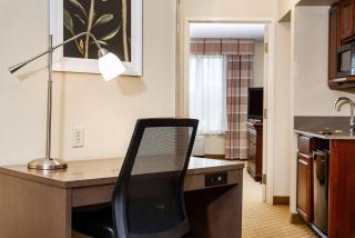 Country Inn & Suites by Radisson, Milwaukee West Brookfield , WI - 4