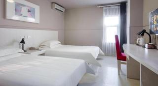 Jinjiang Inn Shenzhen Airport - 2