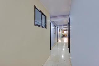 FabHotel Golden Residency - 9