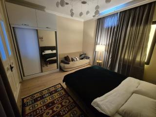 Private Home Sea and Europe Sq - 8