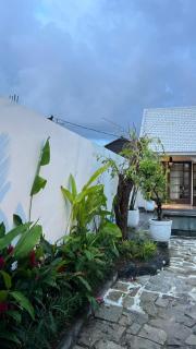 Olala Suite Canggu Guesthouse - 5