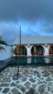Olala Suite Canggu Guesthouse - 4