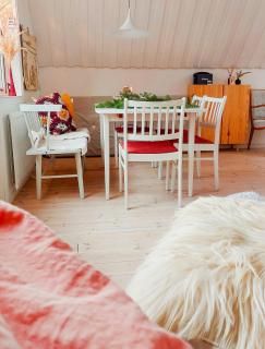 Red Cottage By The Lake In Bjärnum - 4