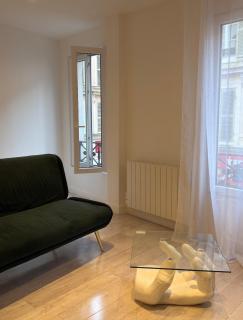 large downtown studio - 2