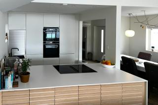 Charming Seaside Cabin With Views Over The Water - 2