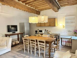 Historic Farmhouse Near Lucca In Tuscany - 8